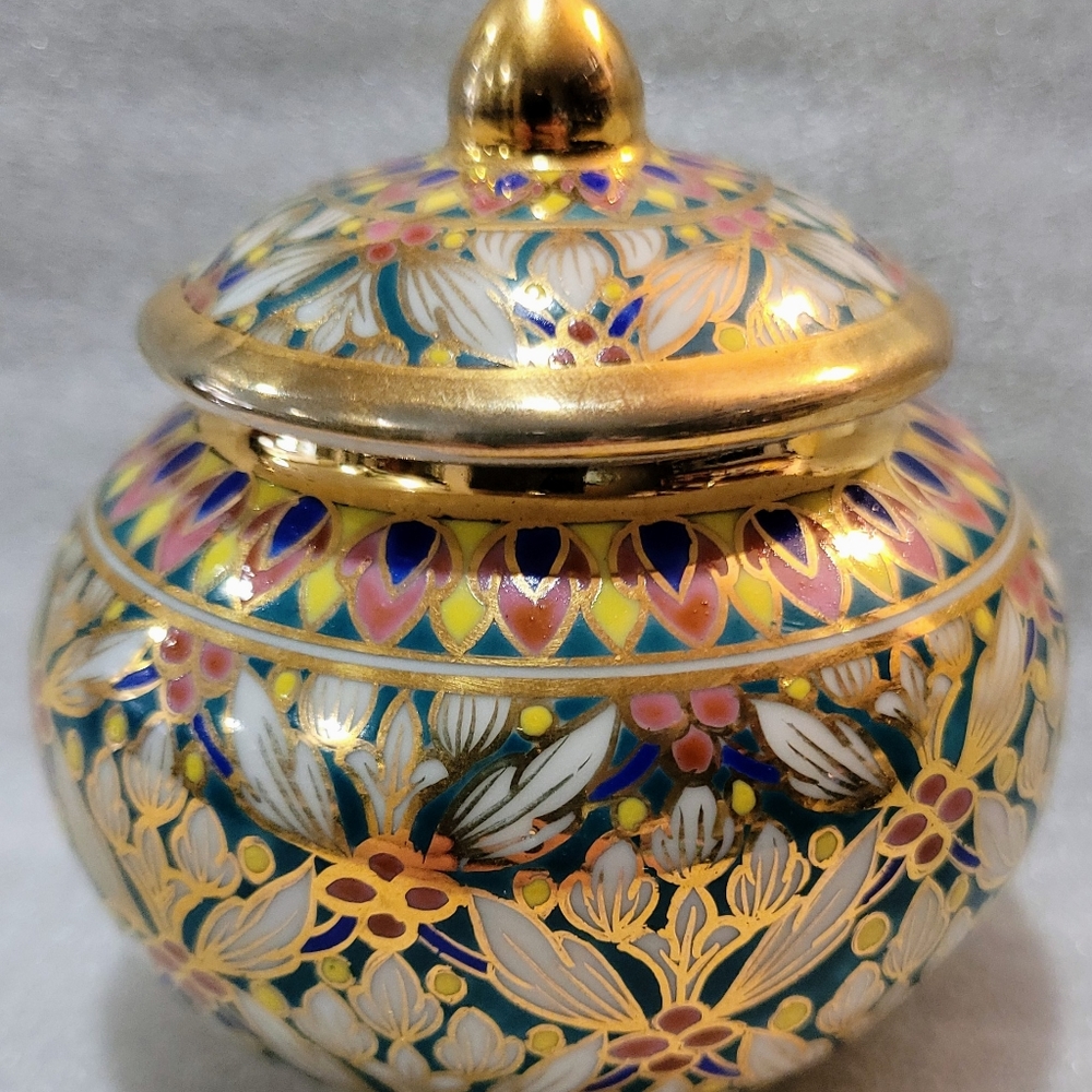 Canister